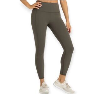 Vuori Studio Pocket  Leggings in Olive Green 26" Ankle 7/8 Length Medium